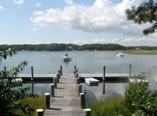 381 Great Oak Rd APT 4, Mashpee, MA 02649