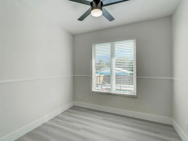 840 Bradley St — Photo 16