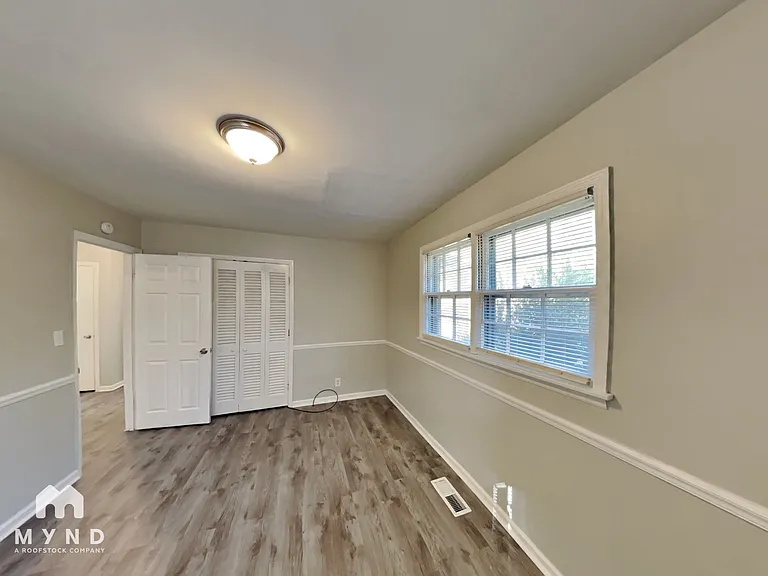 6220 Leslie Dr — Photo 16