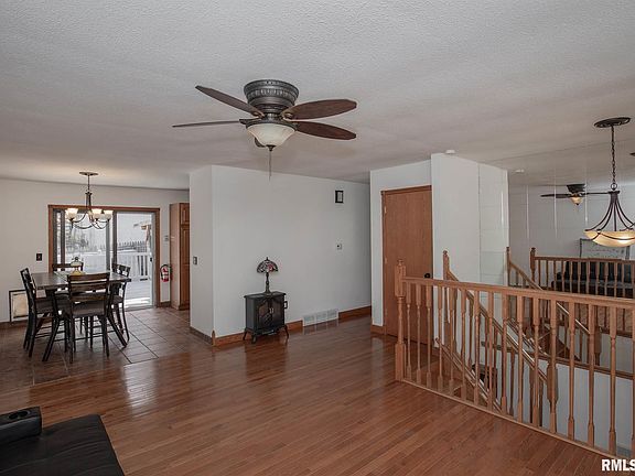 2nd image of 3021 Sunburst Dr
