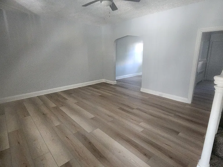 524 Beaumont Ave — Photo 9