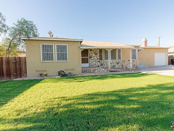 2nd image of 1215 Sandalwood Dr