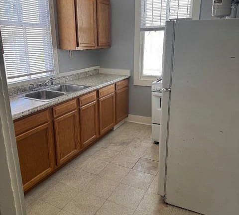 2nd image of 272 Coming St APT A