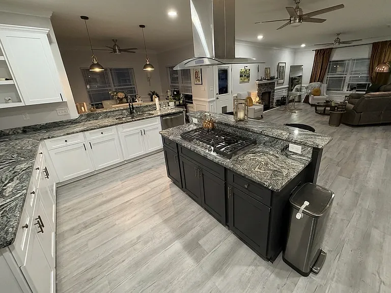 445 Rogers Ave — Photo 10