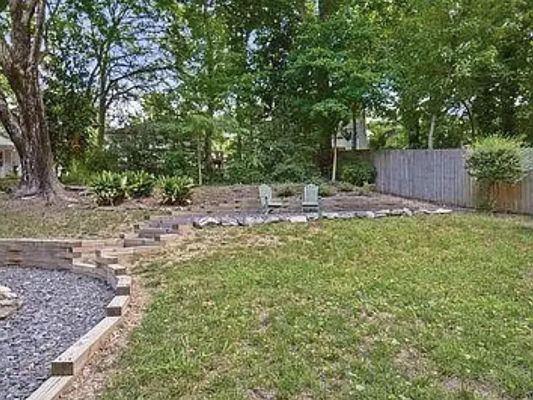 27 Peachtree Hills Ave NE — Photo 33