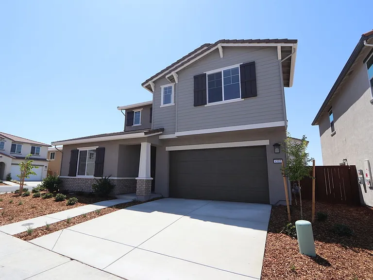 4505 Madeleine Way — Photo 2