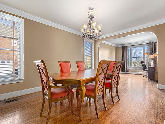 3rd image of 1699 Oak Park Ln