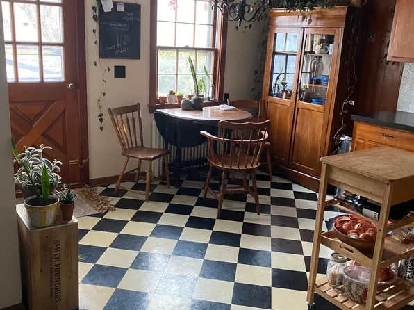 22 N Union St, Lambertville, NJ 08530