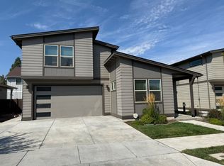 79 NE Cessna Dr #2, Bend, OR 97701