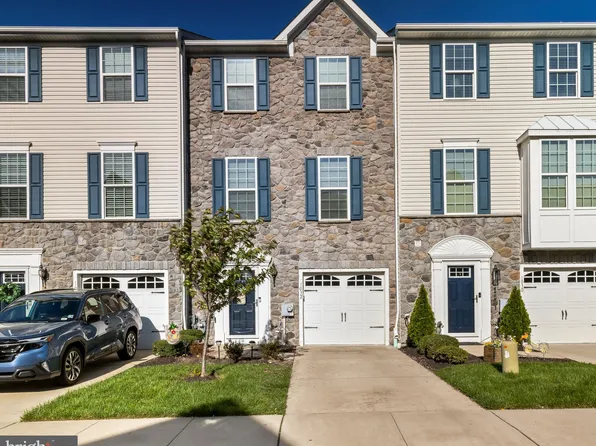 1032 Regency Pl, Sewell, NJ 08080