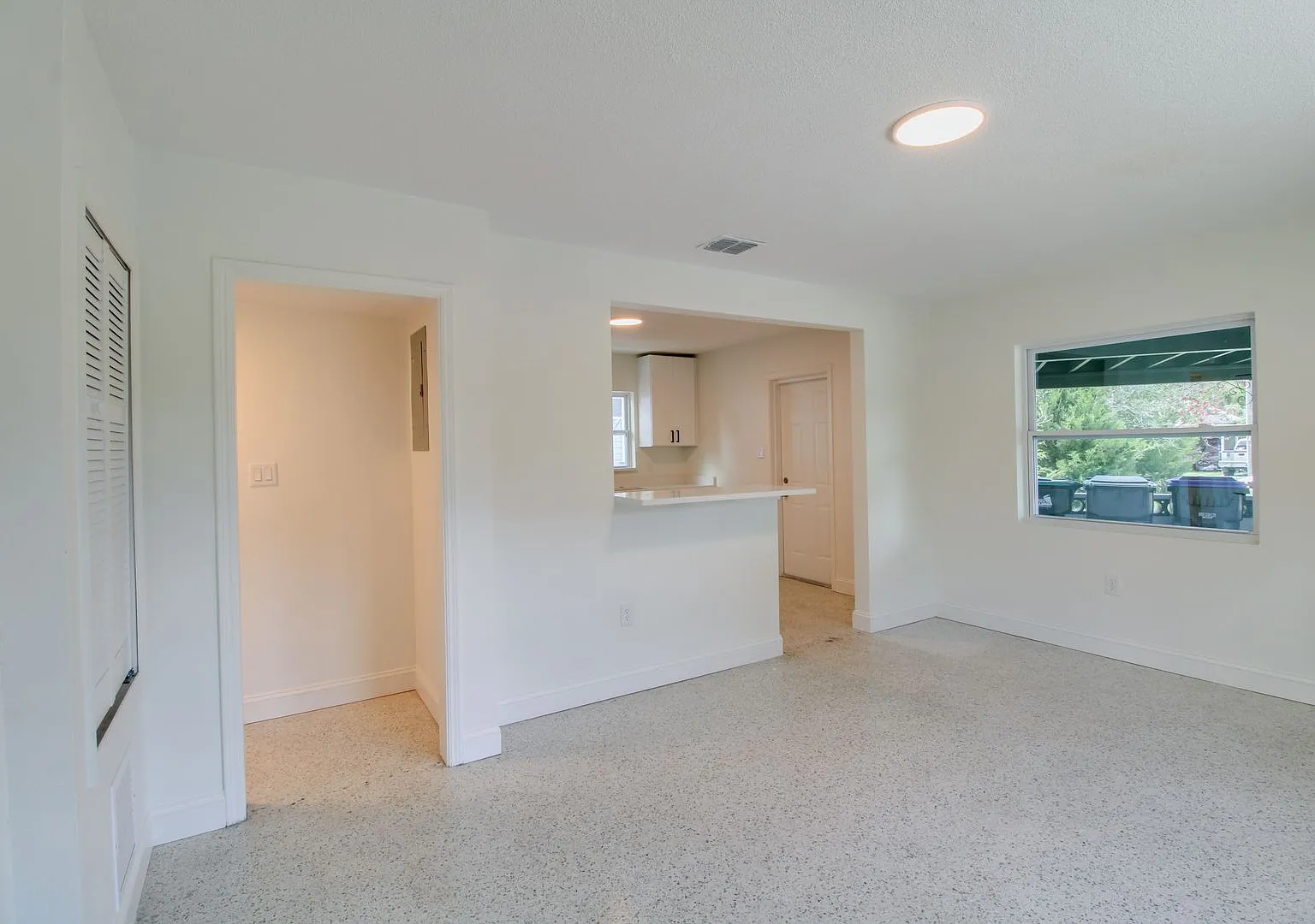1618 Indiana Ave — Photo 4
