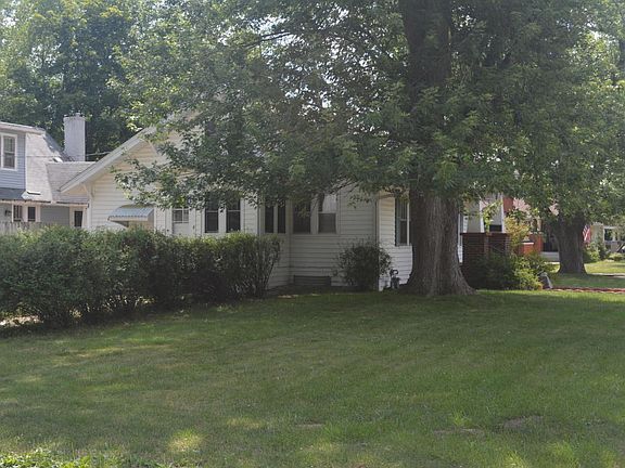 3rd image of 23 Beckman Ave S