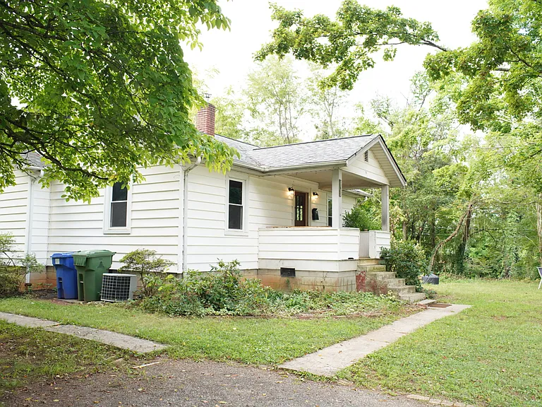 261 Fairview Rd — Photo 3