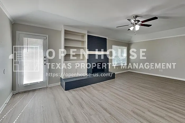 4 bed, 2.0 bath, 1844 sqft, $2,550 — Photo 4