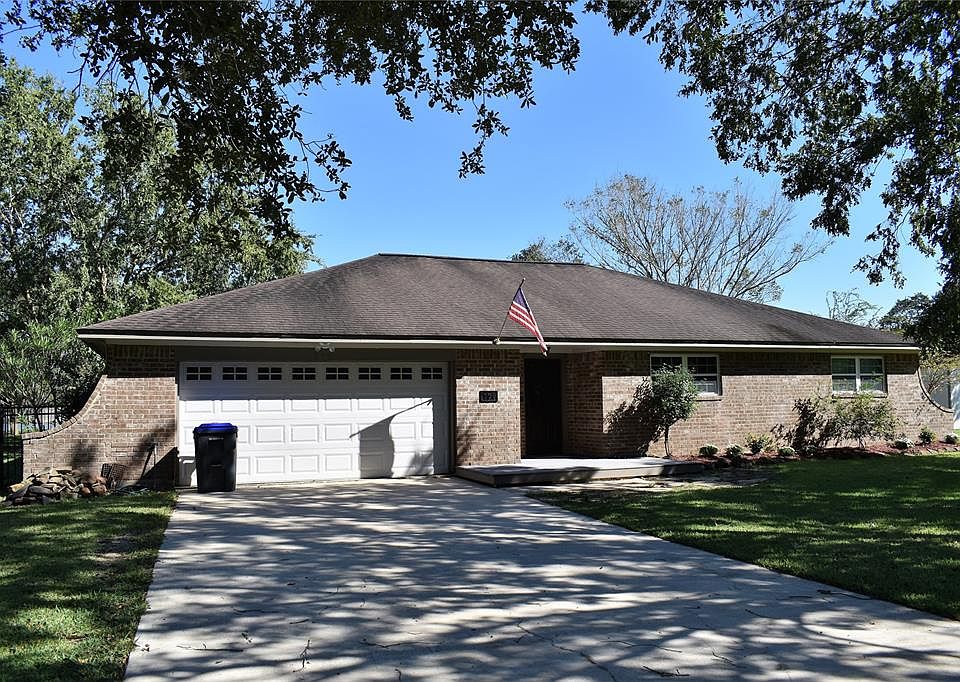 1st image of 124 Lakewood Dr