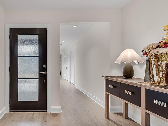 3rd image of 2362 Greenglade Rd NE