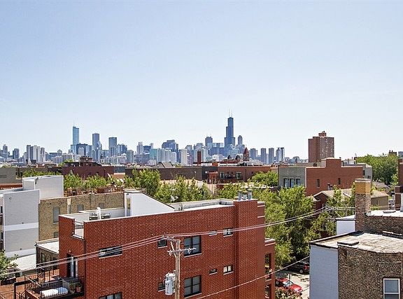 2nd image of 1113 N Ashland Ave #5