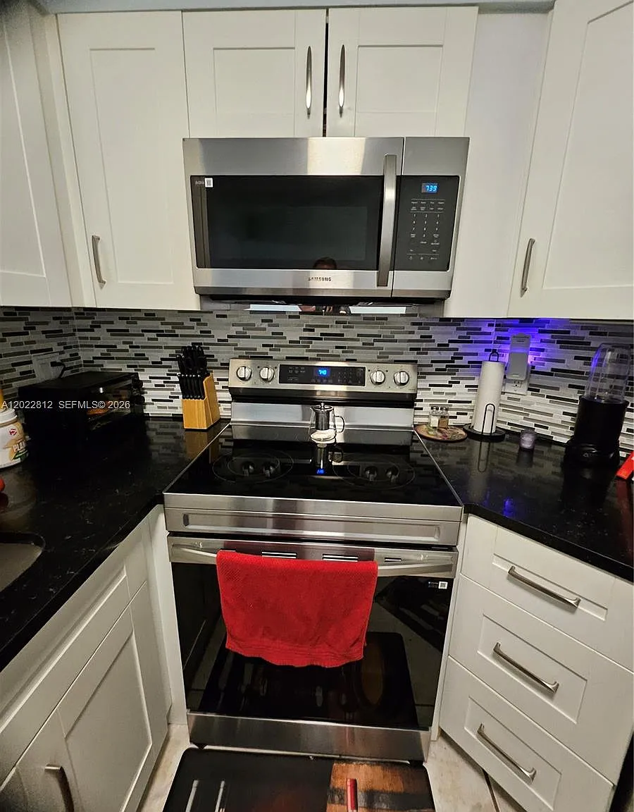 Lake Pointe Condominium N — Photo 2