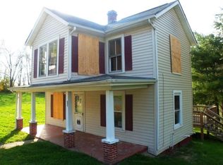 203 Holston St, Narrows, VA 24124
