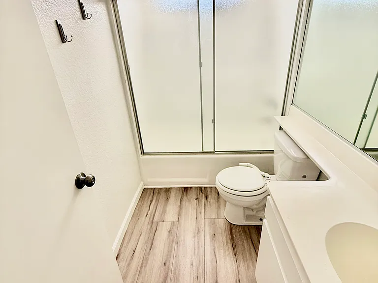 11258 Morrison St #101 — Photo 7