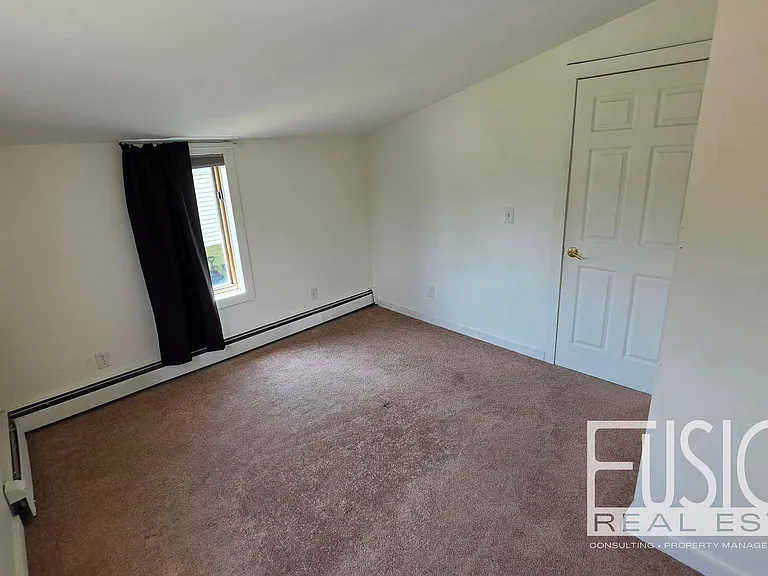 446 Colchester Ave — Photo 30