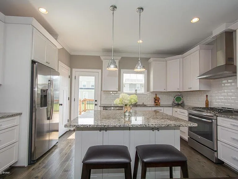 1704 Coral Ct — Photo 33