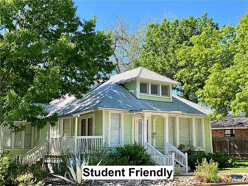 414 W San Antonio St Photo 1