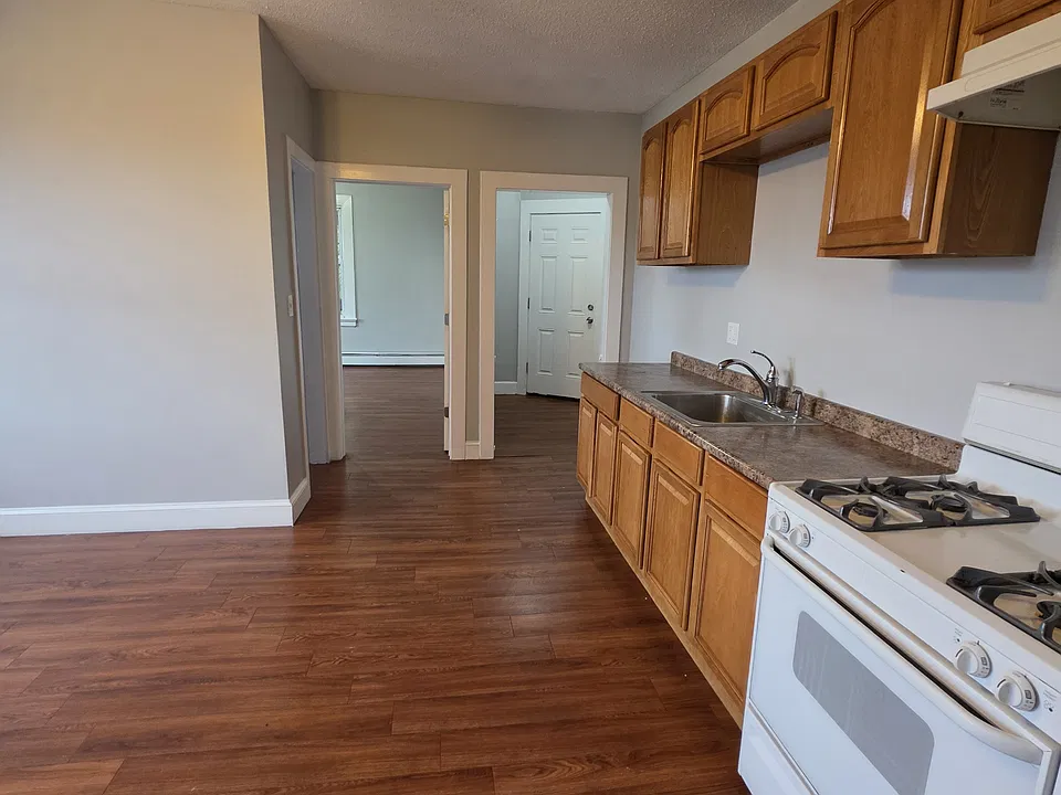 107 West St #3E
