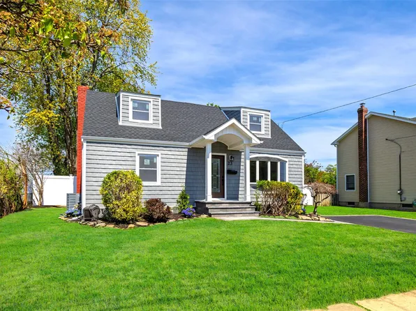 23 Barbara Drive, Farmingdale, NY 11735