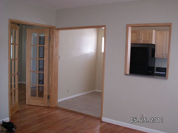 #3 Eat-in Kitchen w window