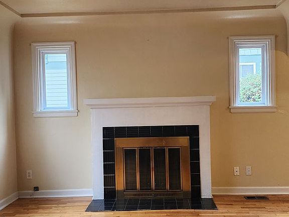 5th image of 4034 Fawcett Ave