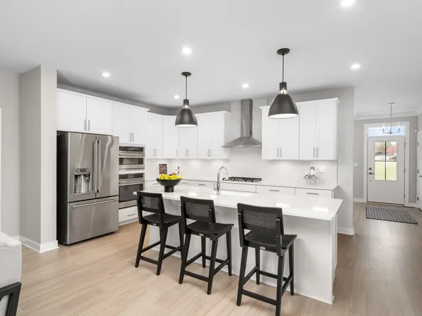 59 Willow Ln, Parsippany, NJ 07054