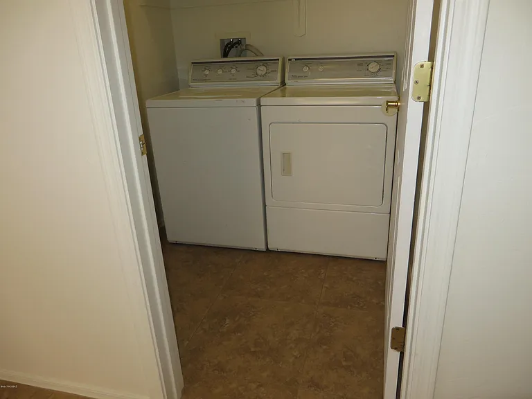 570 W Faith Dawn Ct — Photo 17