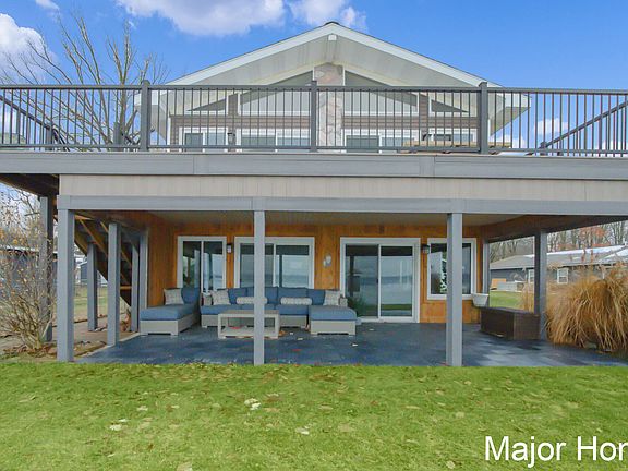 4th image of 3179 Sandy Beach St