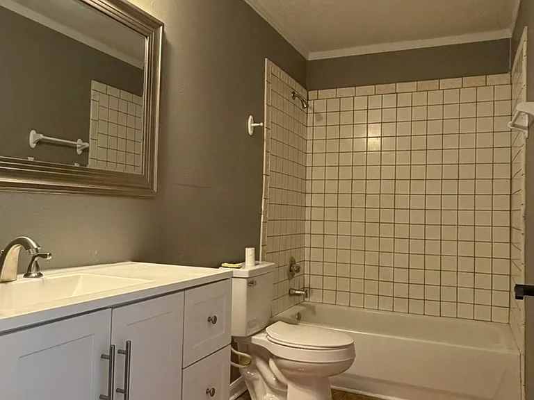 114 Webb St — Photo 7