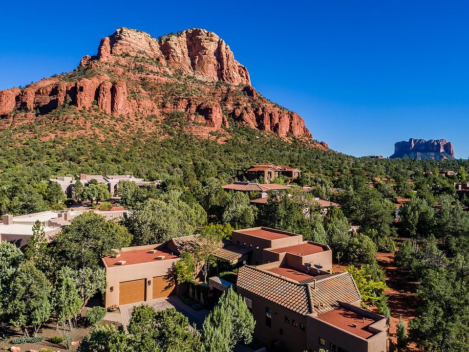 Located in a quiet neighborhood in the Chapel area. Close to shopping, restaurants and services, hiking and more!