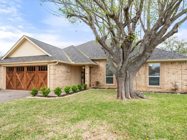 1112 Chapel Hill Dr, Mansfield, TX 76063