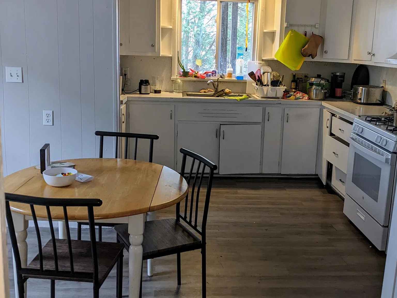 7 bed, 3217 sqft, $600 — Photo 2