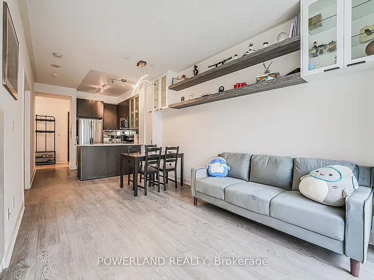 18 Yorkville Ave #317 — Photo 23