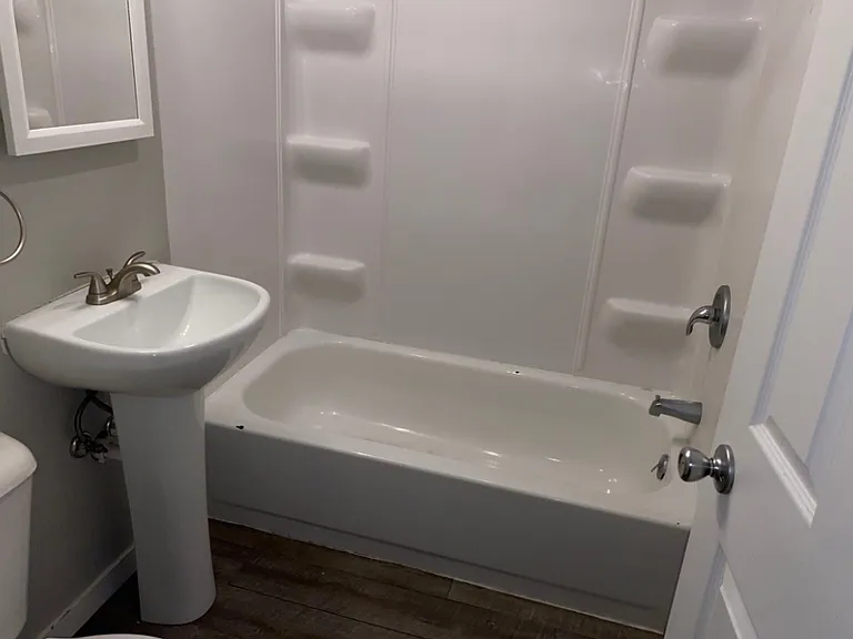 541 Putnam St — Photo 7