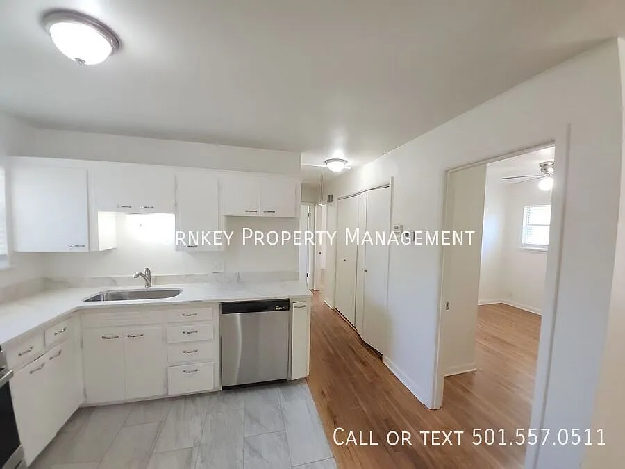 Cozy 3-Bedroom Little Rock Home — Photo 3