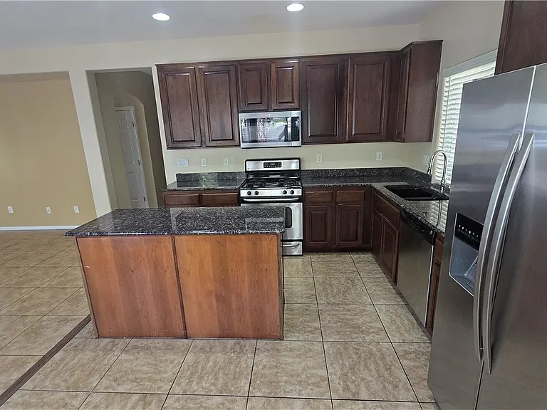 616 Bengal Bay Ave — Photo 7