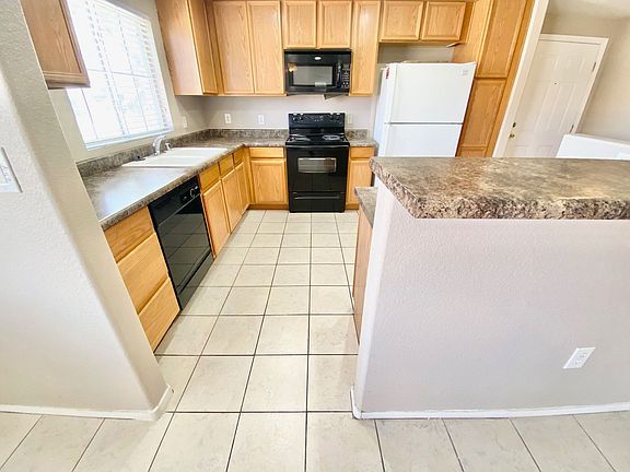 5th image of 6160 Rumrill St Unit 137