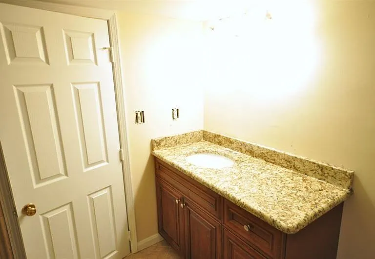 4060 Summit Dr — Photo 21