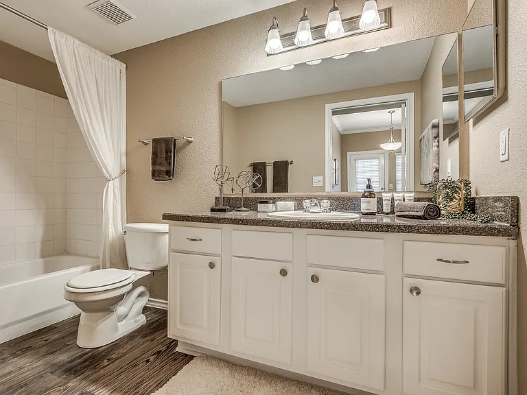 Creighton - 2 Bed / 2 Bath - 1,132 Sq.Ft.