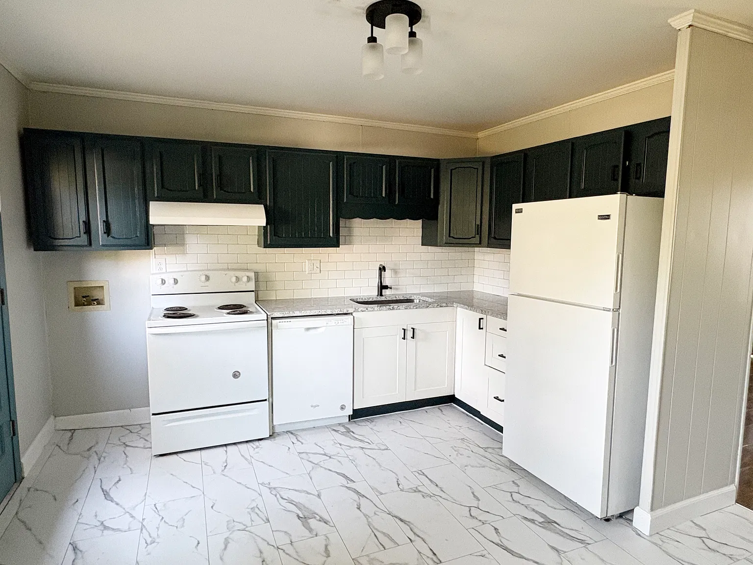 3 bed, 925 sqft, $1,775 — Photo 2
