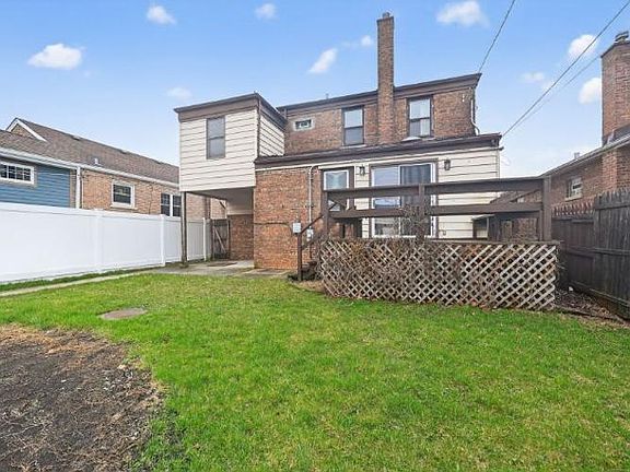 5th image of 2764 W 95th Pl