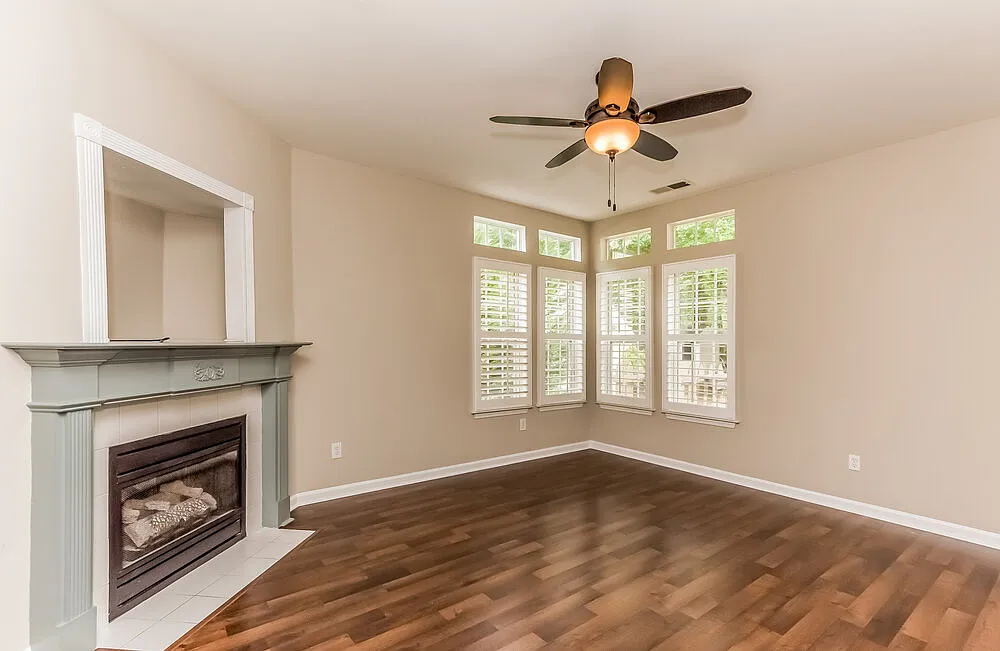 3 bed, 2.5 bath, 1512 sqft, $2,325 — Photo 4