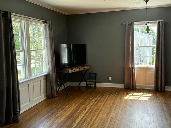 3rd image of 317 N Barron St
