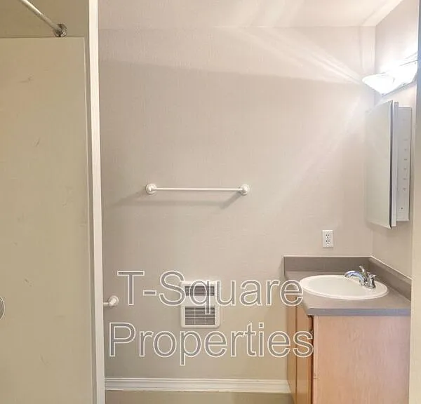 9525 NE 180th St #306 — Photo 11